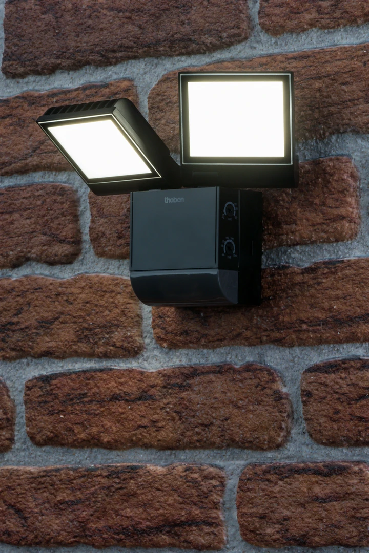 Theben 1020803 TheLeda S17-100 BK LED Strahler 17W Mit Bewegungsmelder 180° 7 Theben 1020803 TheLeda S17-100 BK LED Strahler 17W Mit Bewegungsmelder 180° – Bild 5