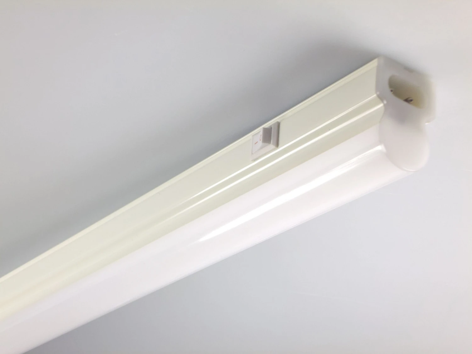 Ledvance Lin. Comp.Switch LED-Lichtleiste 14W, 4000K, Mit Schalter, 1200mm 3 Ledvance Lin. Comp.Switch LED-Lichtleiste 14W, 4000K, Mit Schalter, 1200mm