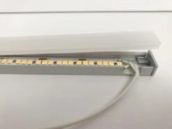 Hera 61001427203 LED-Top-Stick FMK 600mm, 10,9W/neutralweiß -Laden Für Heimbeleuchtung 1702d20b34706d93c91ed16f811a964f5a5801fb 1