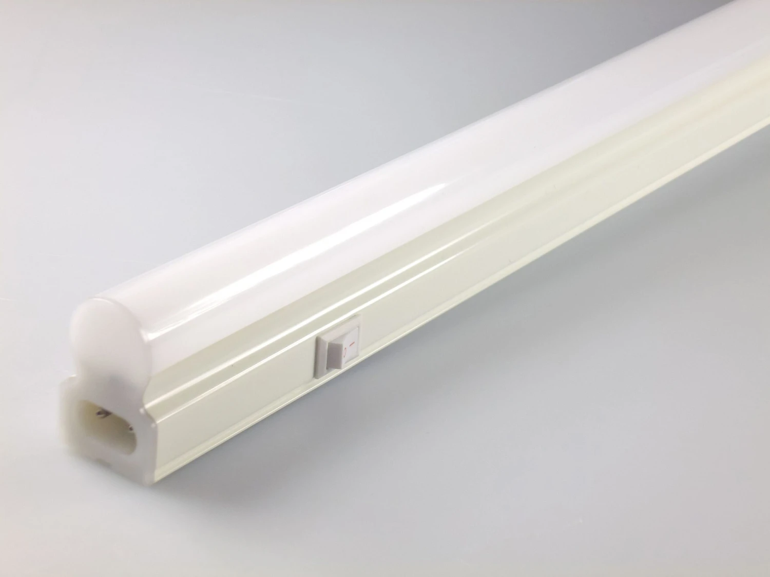 Ledvance Lin. Comp.Switch LED-Lichtleiste 8W, 3000K, Mit Schalter, 600mm 5 Ledvance Lin. Comp.Switch LED-Lichtleiste 8W, 3000K, Mit Schalter, 600mm – Bild 3