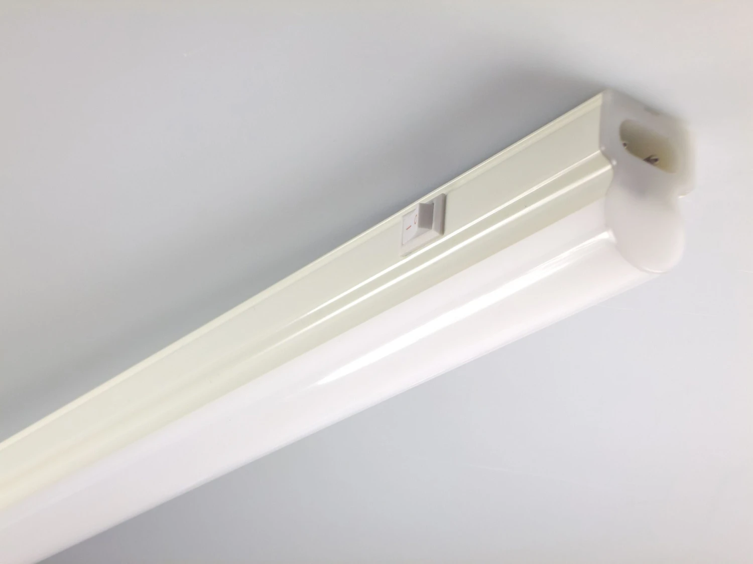 Ledvance Lin. Comp.Switch LED-Lichtleiste 8W, 3000K, Mit Schalter, 600mm 3 Ledvance Lin. Comp.Switch LED-Lichtleiste 8W, 3000K, Mit Schalter, 600mm