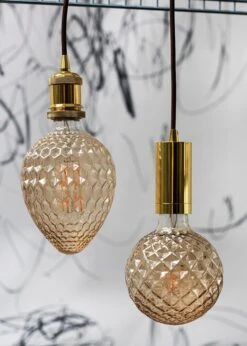 BAILEY 80100040602 Deko-Lampe Pine Cone E27 4W Gold Dimmbar -Laden Für Heimbeleuchtung c201b5f4d7b18fef9d138be6f5a736ecdd40c247